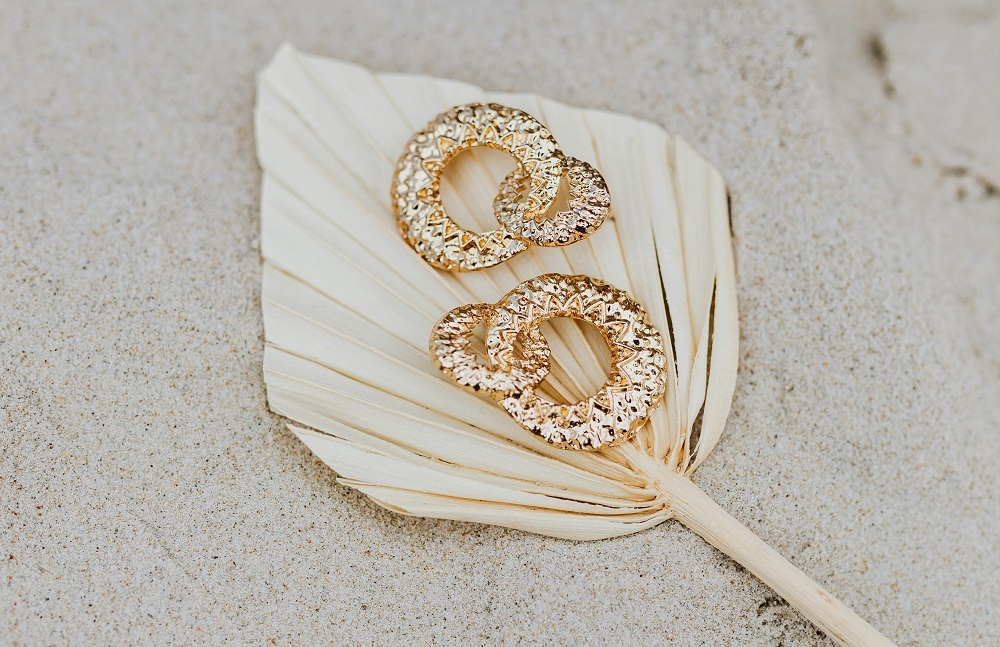 златни обеци