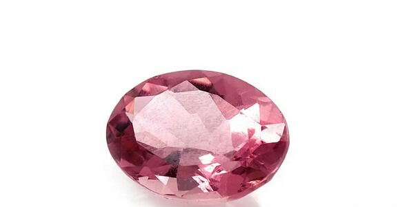 розов турмалин